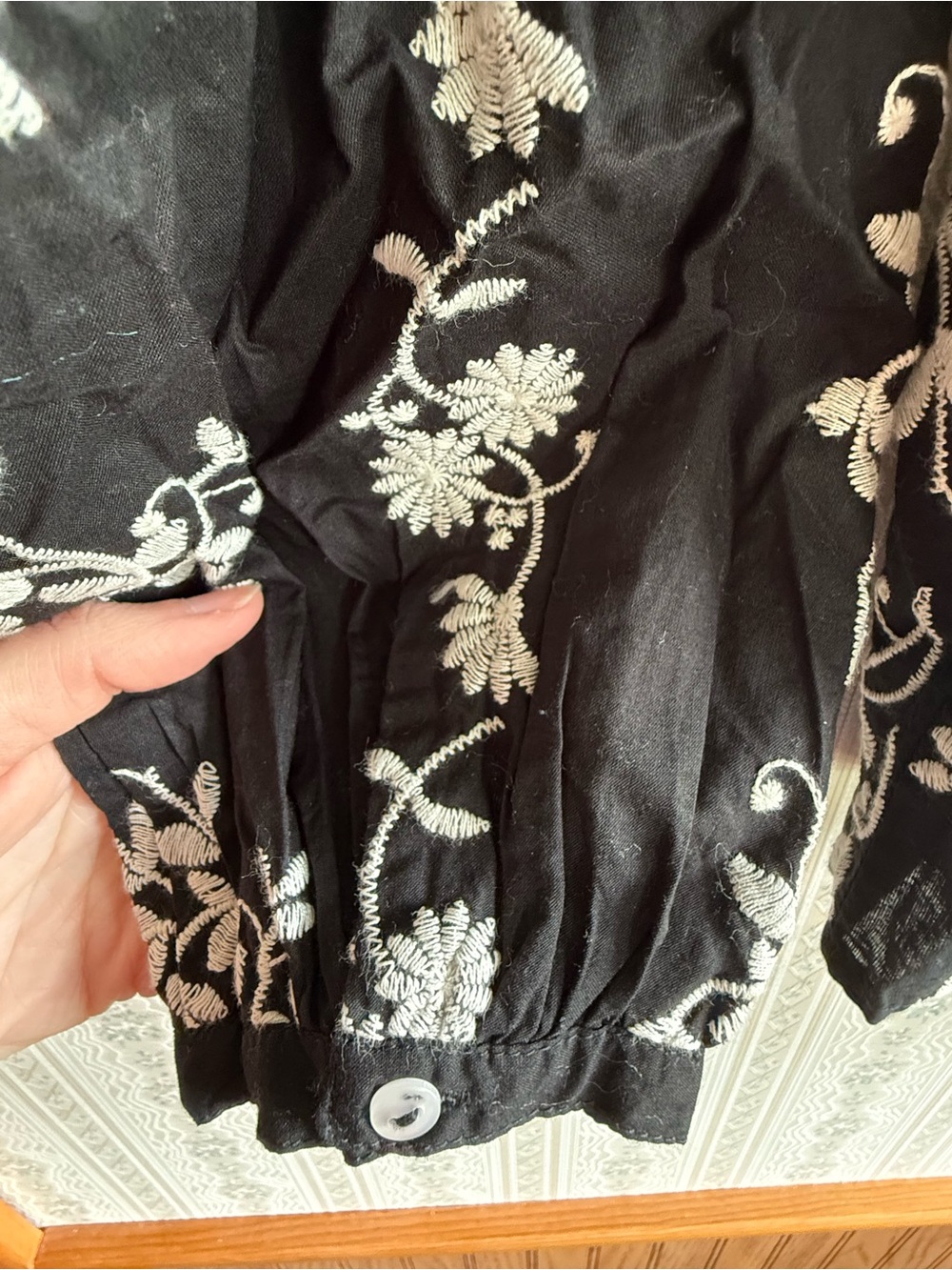 Jennifer & Grace Embroidered Boho Blouse | Black/Ivory | Size M | NWT - Picture 2 of 7